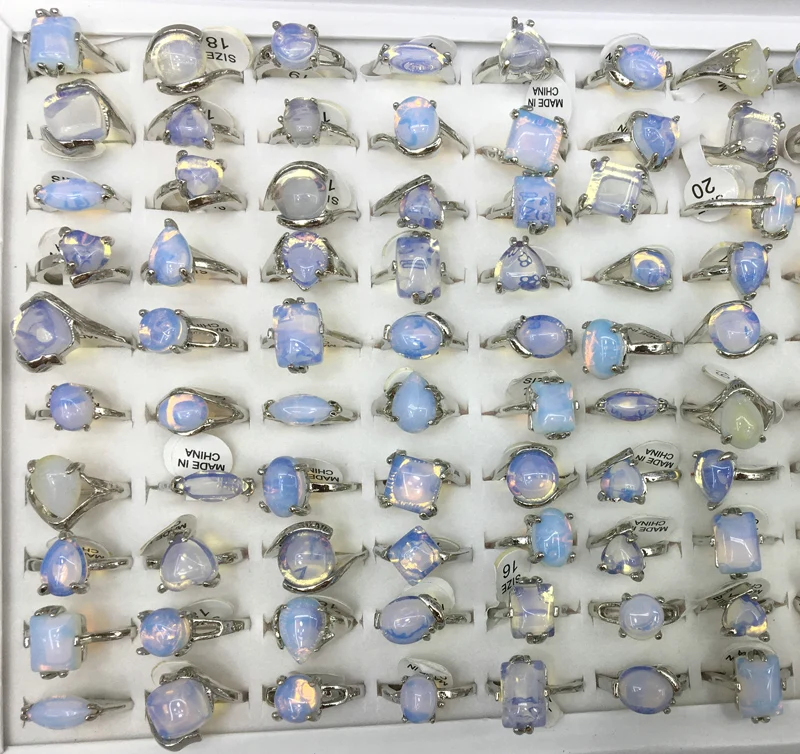 Женское кольцо с опалитным лунным камнем серебряное камнем-талисманом разные