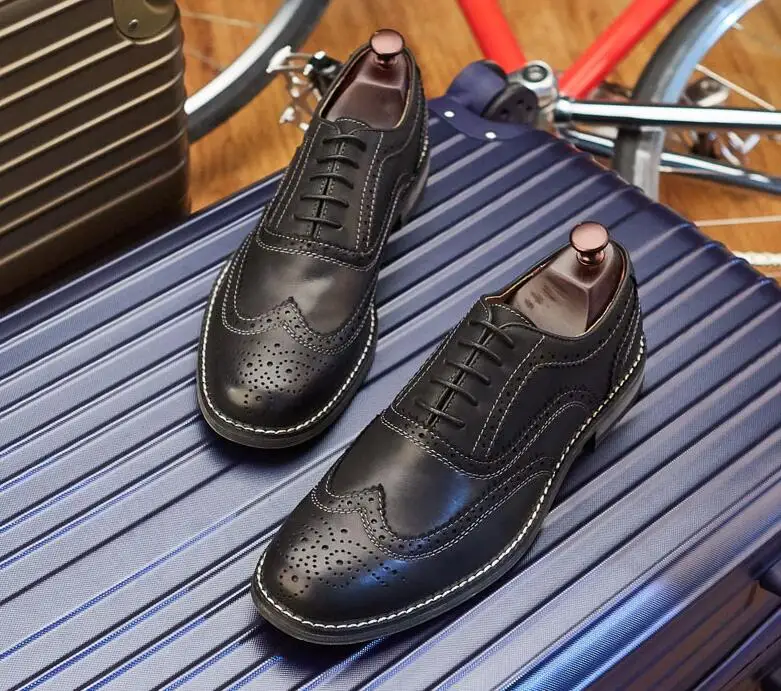 

Shoes Men samrt casual genuine leather formal dress shoes carved flats moccasins lace up classical black vintage brogue shoes