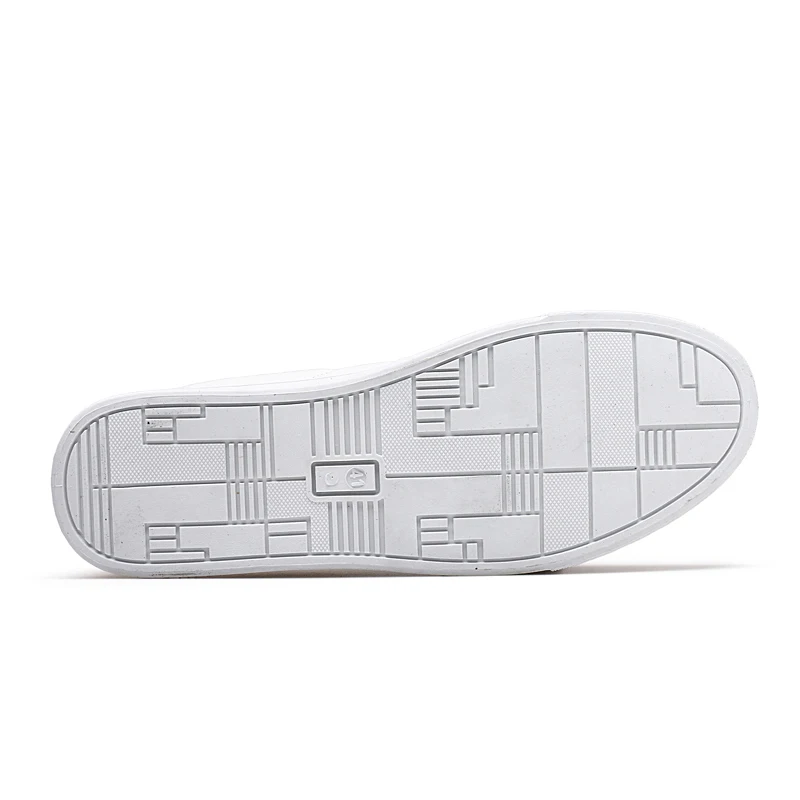 

Hot Sale Canvas Shoes Men Skateboarding Shoes Black&White&Red Sneakers Men Slip-On Breathable Casual Men Shoes Classic Fashion