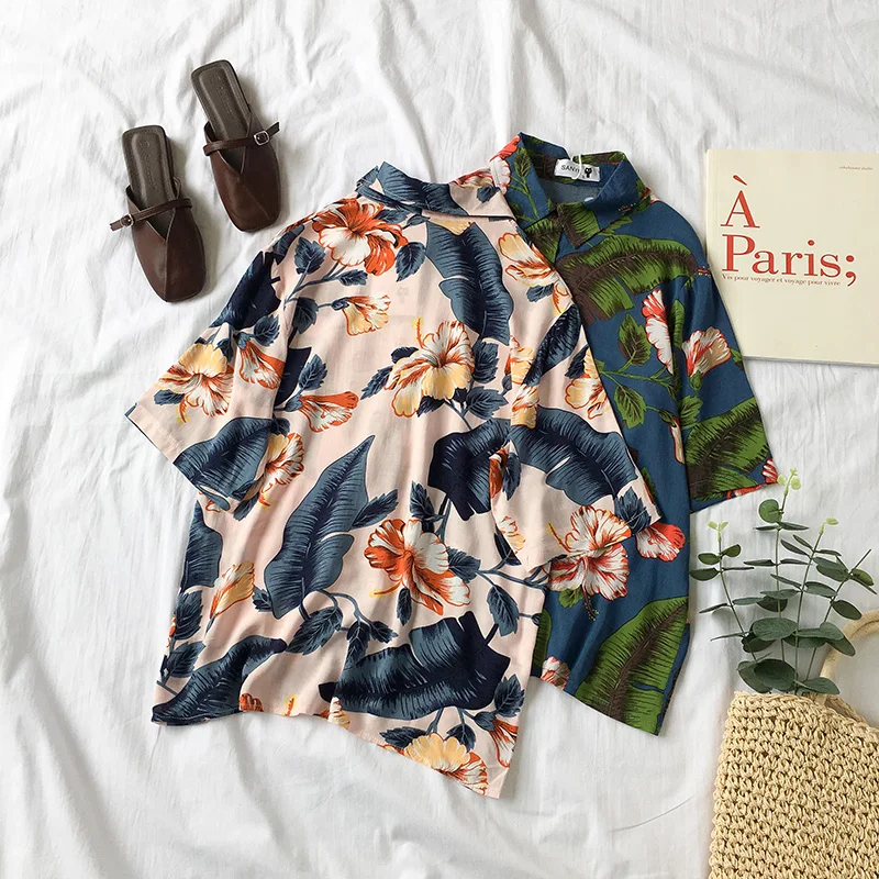 Блузка женская с коротким рукавом и отложным воротником принтом в стиле