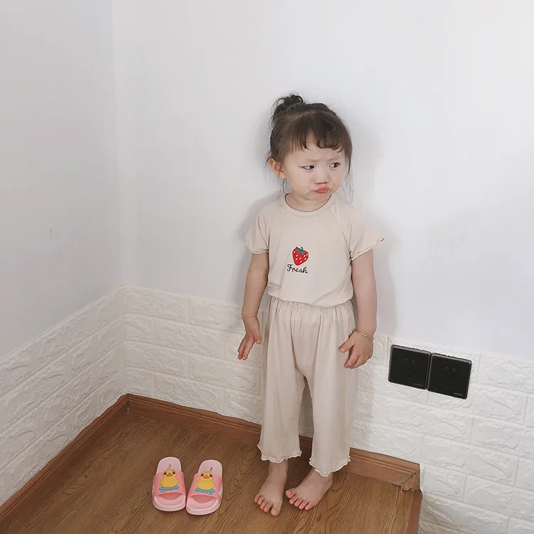Летние милые пижамные комплекты с принтом клубники для девочек 1-7 лет, Детская футболка из чистого хлопка с короткими рукавами+ штаны, костюмы из 2 предметов