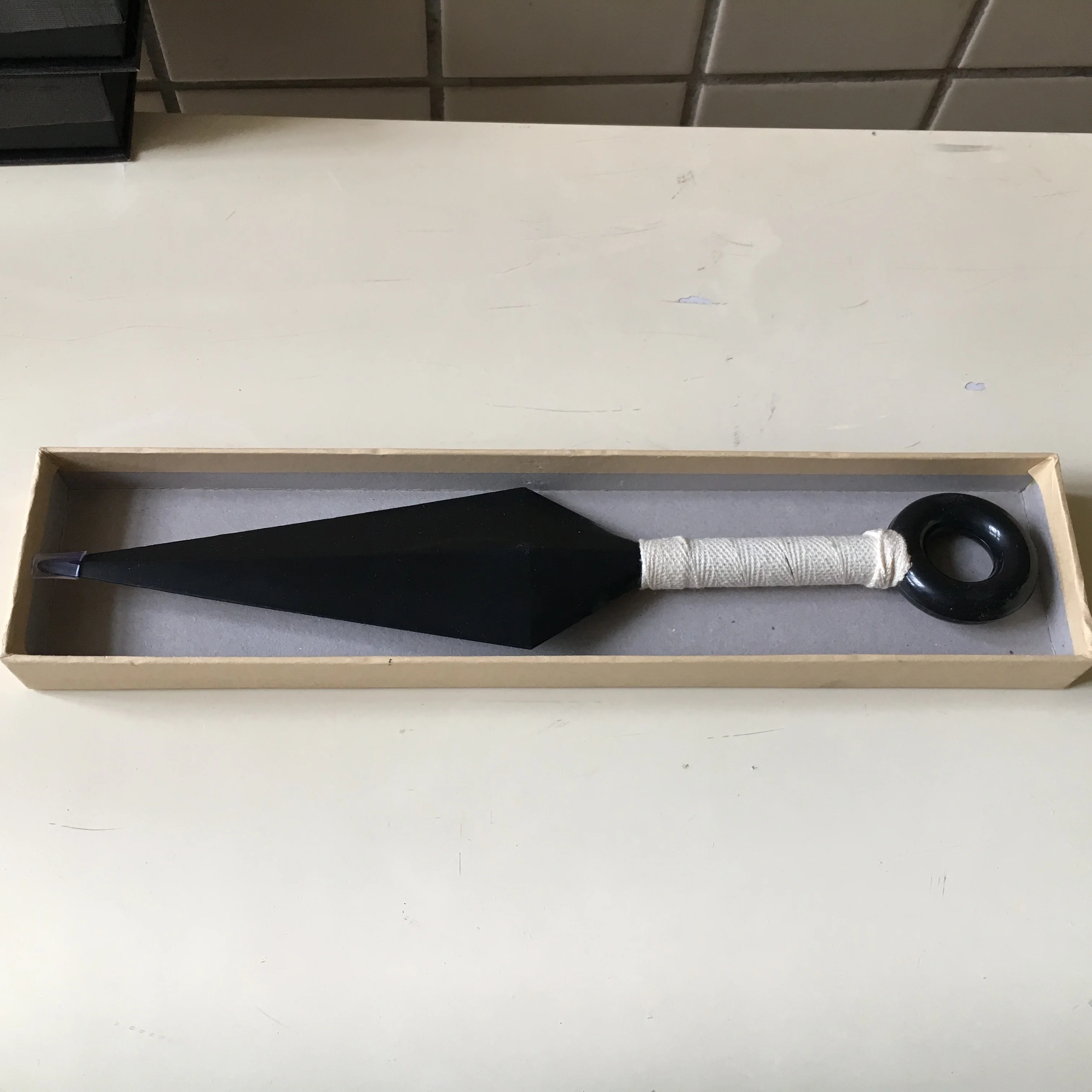 Аниме оружие Kunai Shurikens большой размер новинка в коробке белая рука хвостовик Хэллоуин косплей оружие Наруто Косплей Аниме аксессуары