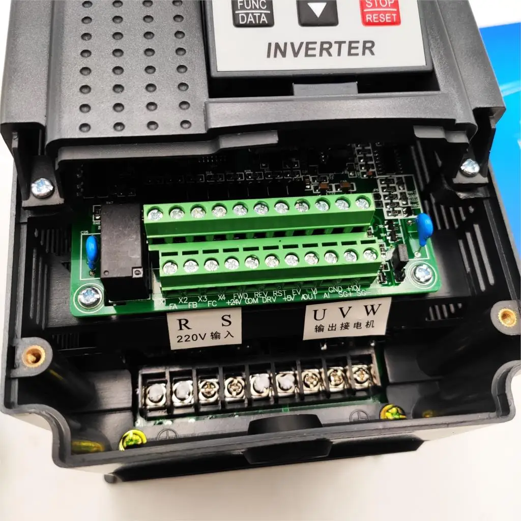 VFD 3 кВт 220 В однофазный вход и выход 3 фазы 220 В инвертор частоты