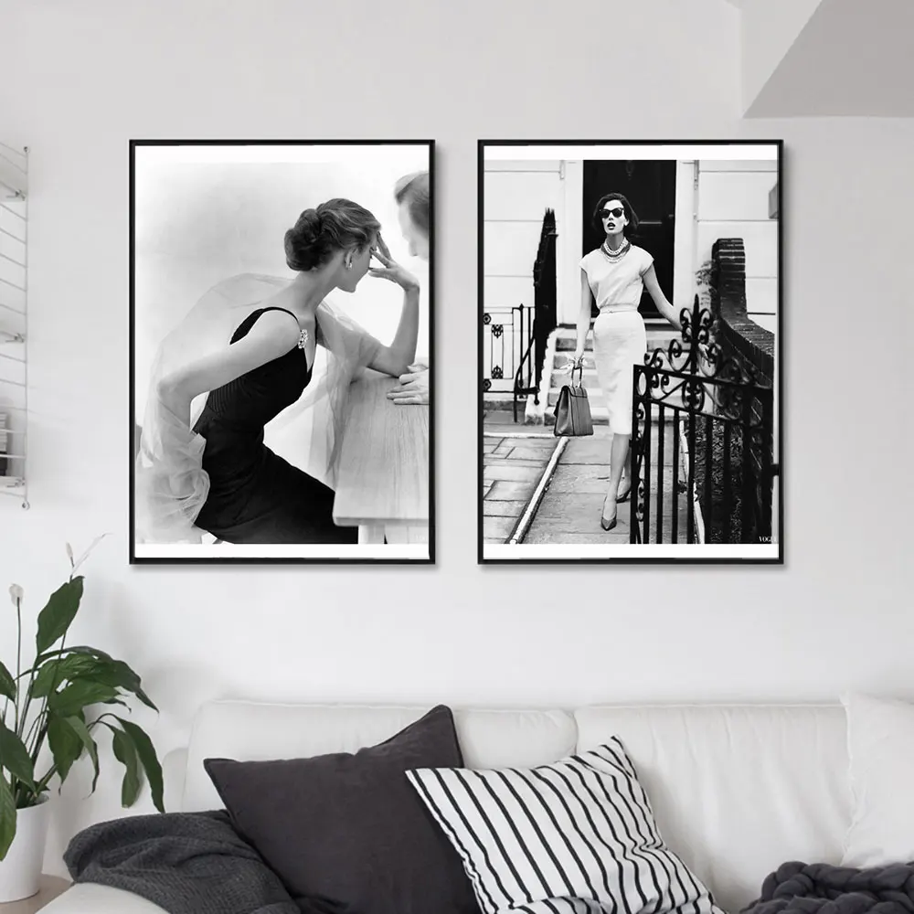 

Black and White Wall Art Retro Woman Canvas Posters and Prints Portrait Painting Modern Wall Picture Decoration Metal Frame