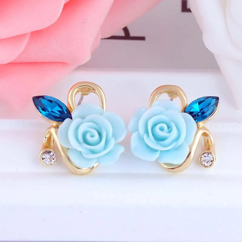 Женские серьги гвоздики с крупными фианитами классические золотого цвета