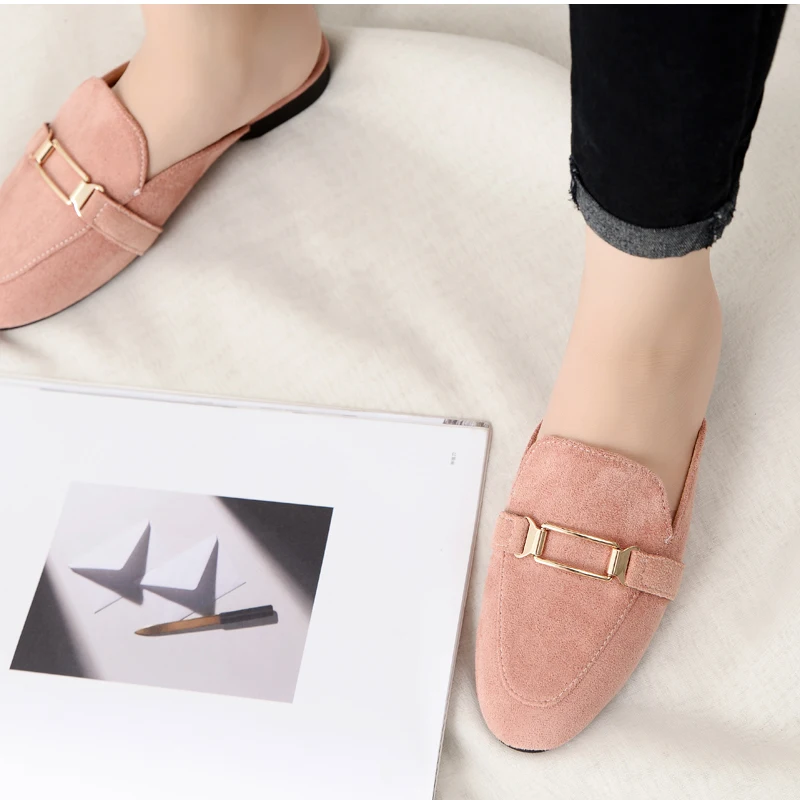 Mule Shoes Women Sandals Brand Designer Shoes Metal Decorate Mules Slippers Pointed Toe Flip Flops Low Heels Beach Slippers
