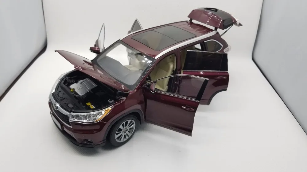 1:18 литая модель для Toyota Highlander Красный внедорожник сплав игрушечный автомобиль миниатюрная Коллекция подарков