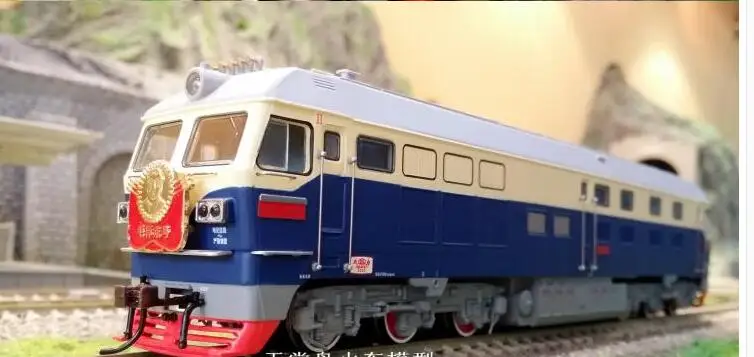 Модель 1/20 года медный китайский Председатель Dongfeng Мао Цзэдун 4D дизельный