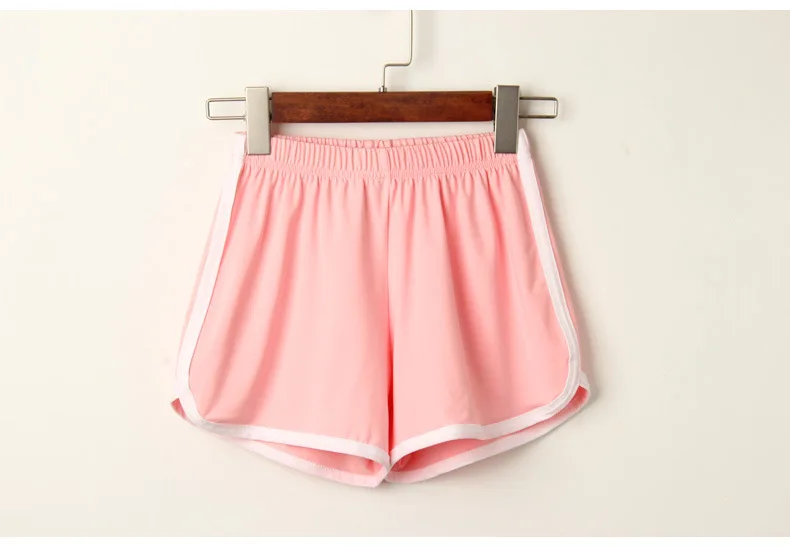 Эластичные разноцветные однотонные женские шорты в полоску сбоку с высокой