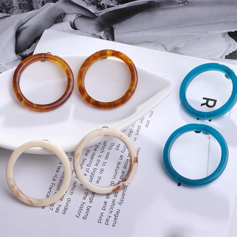 Винтажные геометрические маленькие круглые акриловые серьги модные с