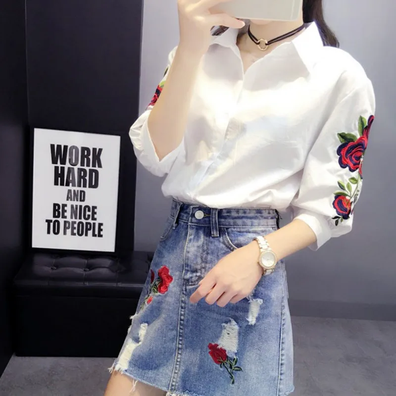 Женская блузка с отложным воротником белая кружевная вышивкой модные блузки