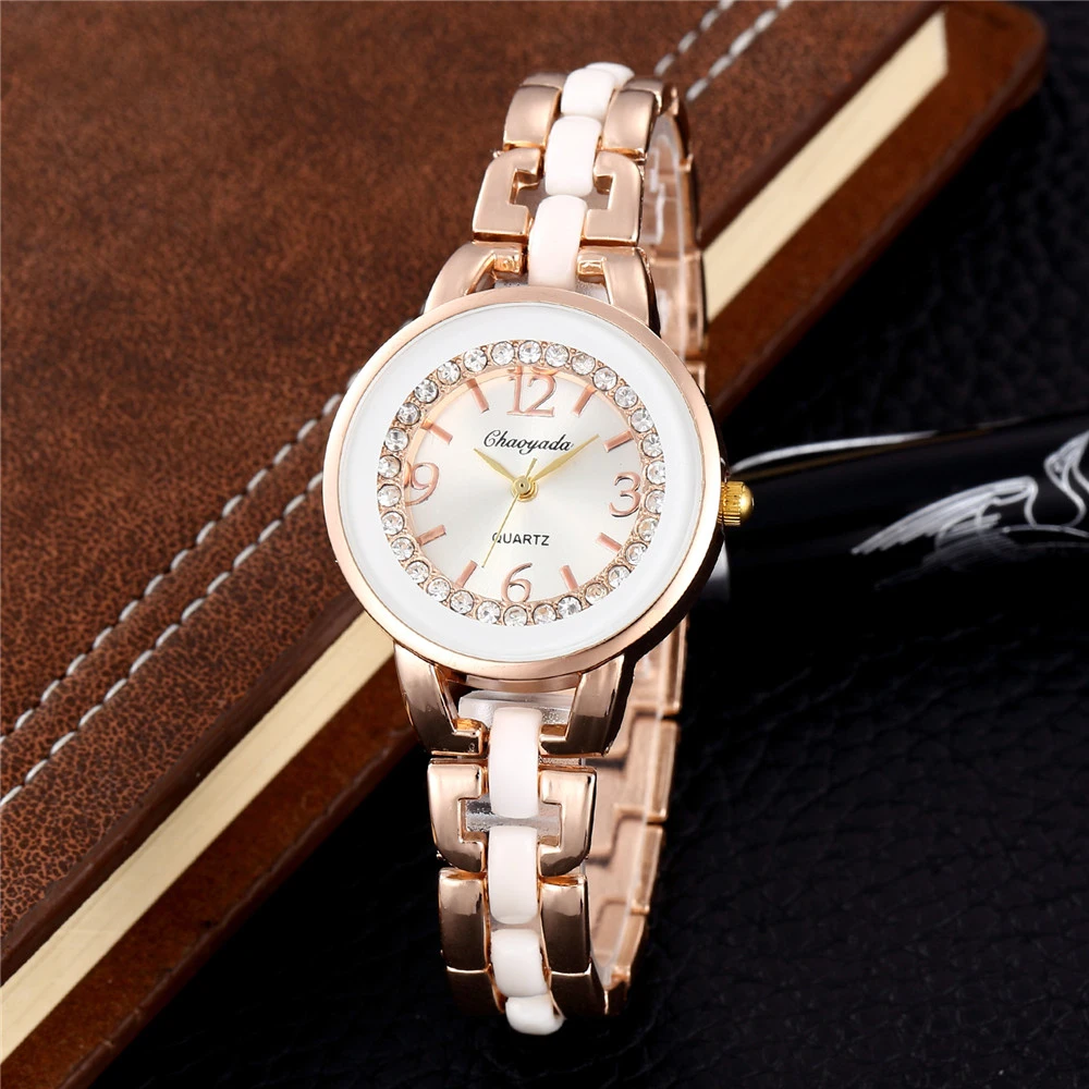 

New Fashion Crystal Woman Watches Classical Ladies Girl Clock Exquisite Rhinestone Watch Simple Retro Quartz Wristwatches Casual