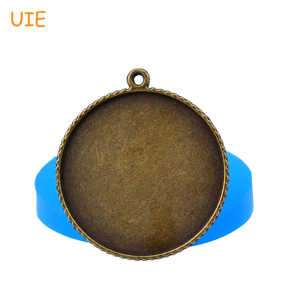 

OYL131U 41.4mm Round Frame Pendant Silicone Mold - for Jewelry DIY Sugarcraft, Fondant, Scrapbooking, Resin Polymer Clay, Candy