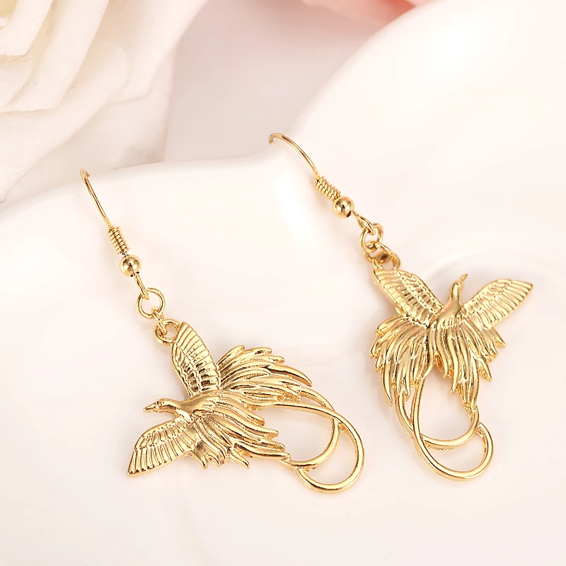 Золотистый цвет PNG ювелирные изделия Кристаллы фотосерьги Папуа-Новая Гвинея