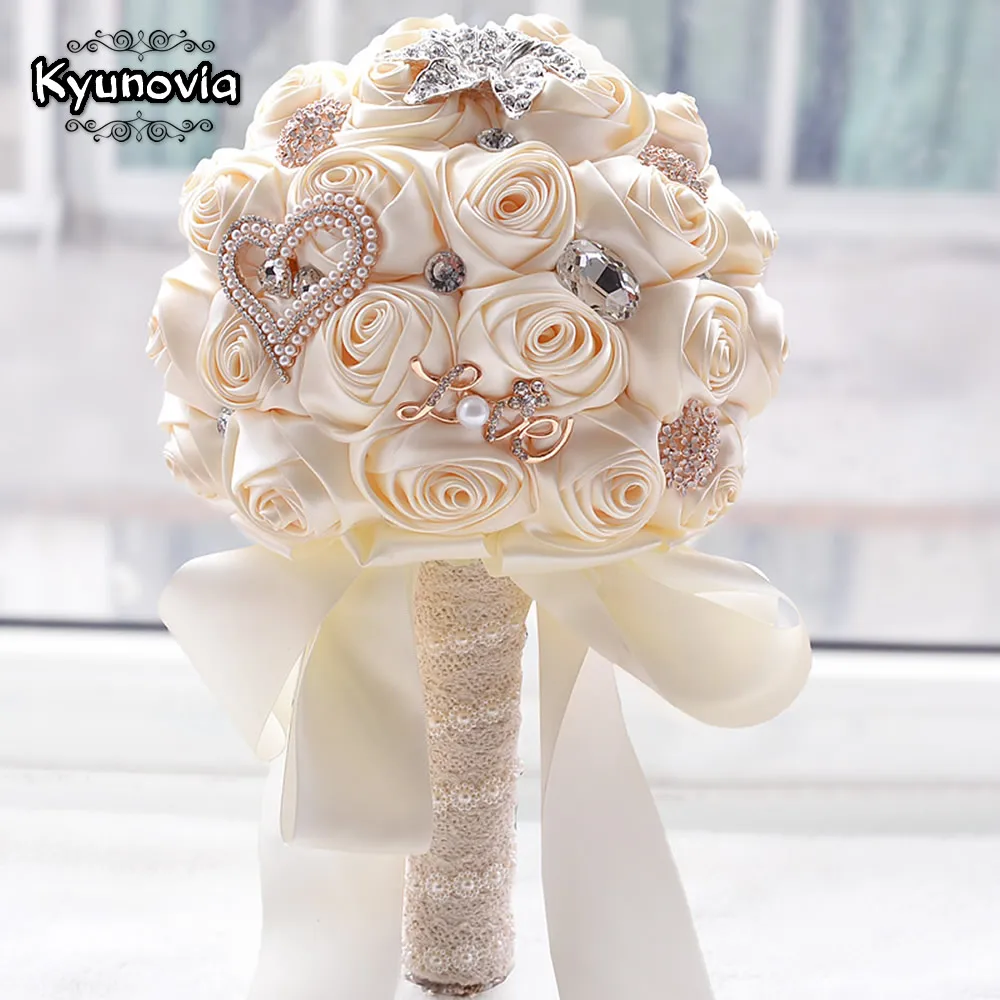 

Kyunovia In stock Stunning Wedding flowers White Bridesmaid Bridal Bouquets artificial Rose Wedding Bouquet FW139