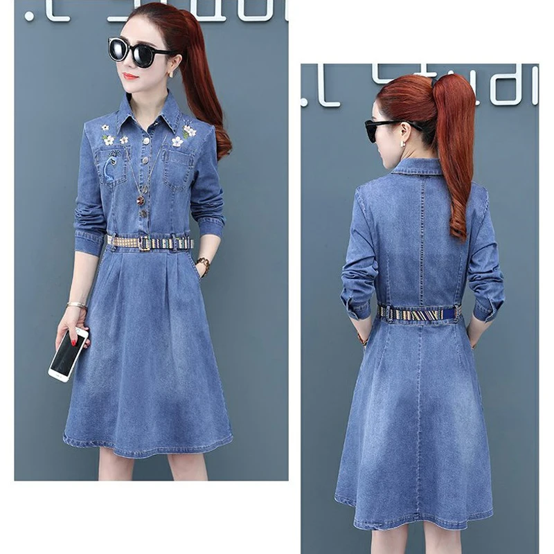 Женское джинсовое платье с вышивкой повседневное однобортное средней длины на