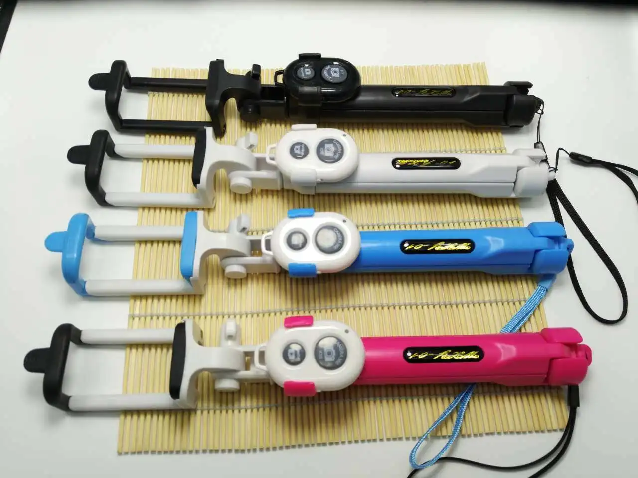 Три штатив встроенный автоспуска Селфи Палка с Мини-штатив и Bluetooth Пульт