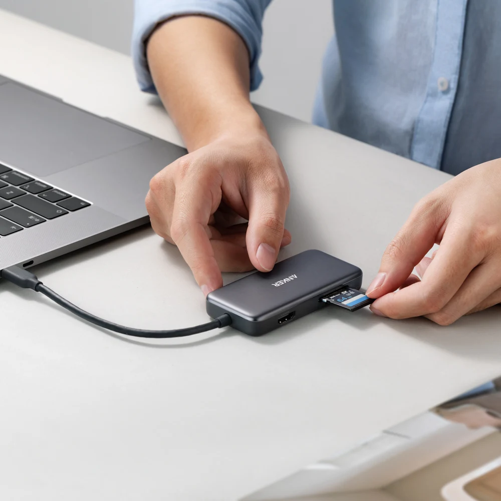 Anker USB C концентратор USB, 5 в 1 взаимный обмен данными между компьютером и периферийными устройствами с адаптером и 4K кабель-Переходник USB C на HDMI, светодиодный дисплей, SD/TF Card Reader устройство чтения карт, с 2 портами(стандарт 3,0 Порты для MacBook Pro, Chromebook и многое другое