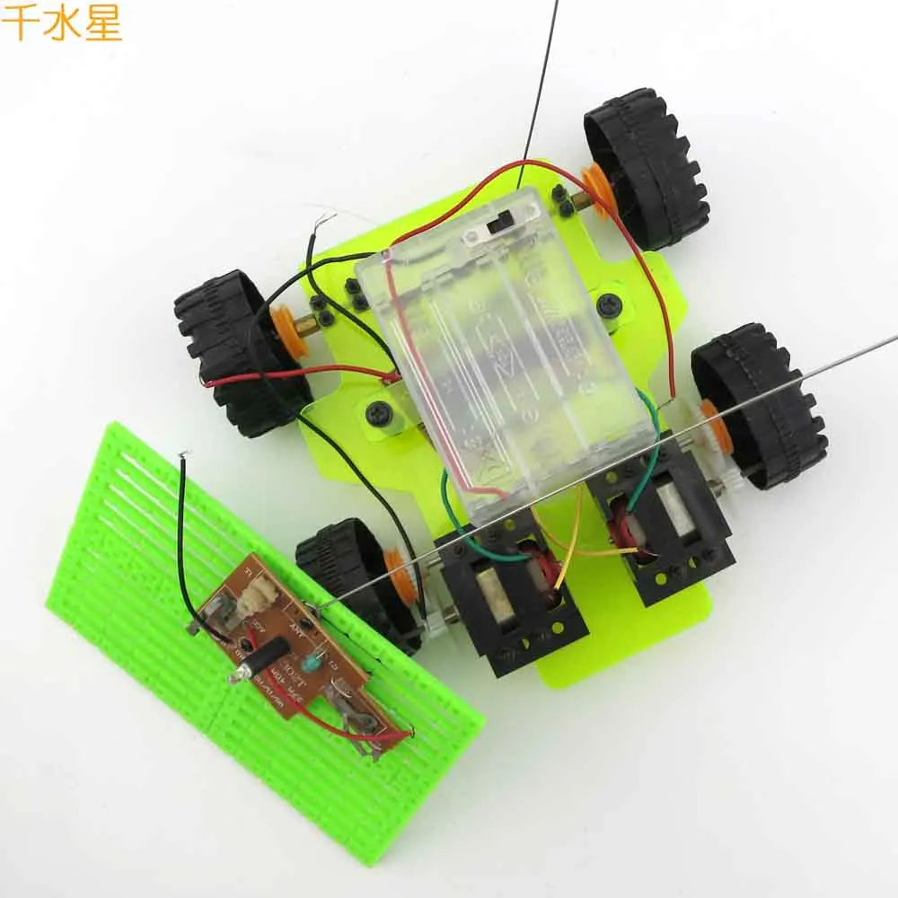 F17925 Сделай Сам двойной двигатель четыре дистанционного управления машина DIY