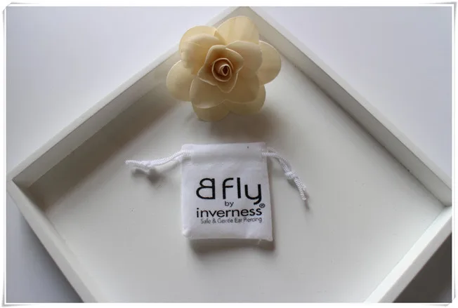 Белая бархатная сумка с золотым логотипом бархатные подарочные сумочки для