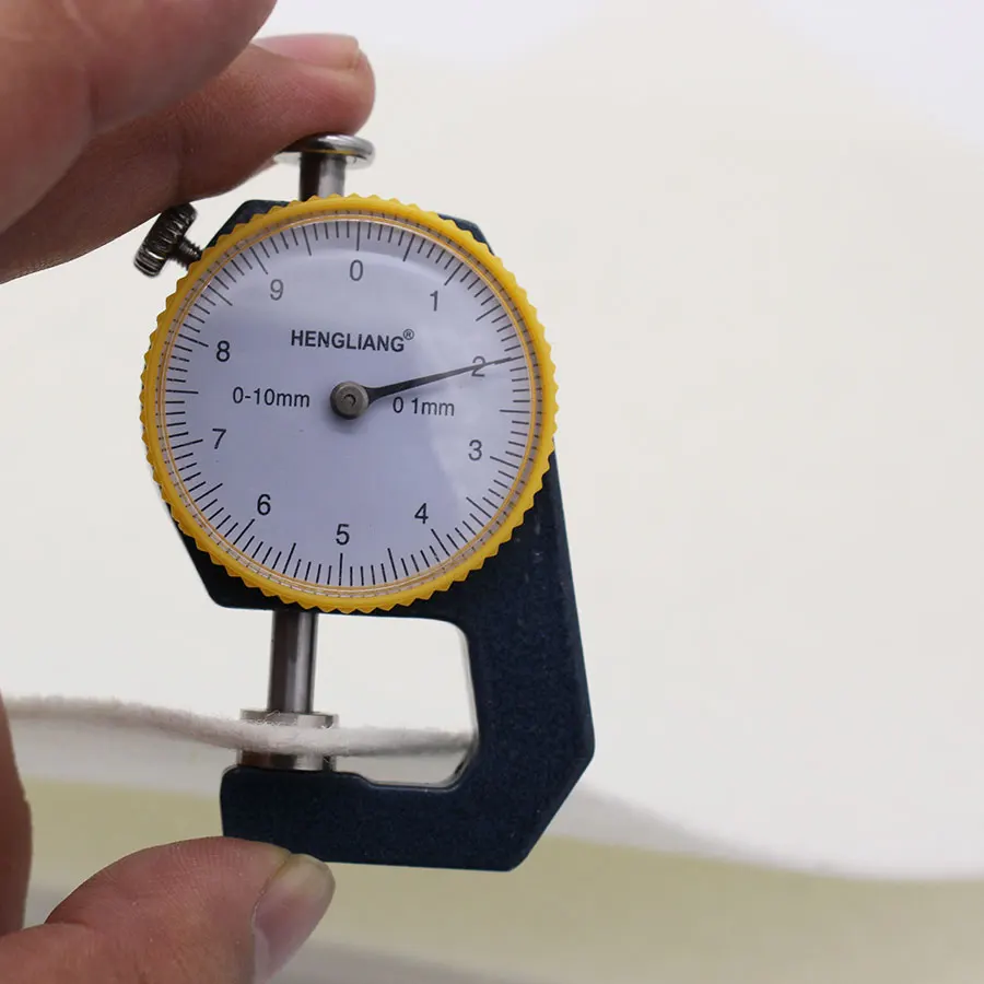 Фетровая ткань бежевого цвета белая 2 мм фетровая Полиэстеровая игла для