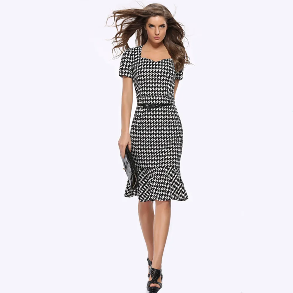 Женское платье карандаш в клетку летнее облегающее большого размера для