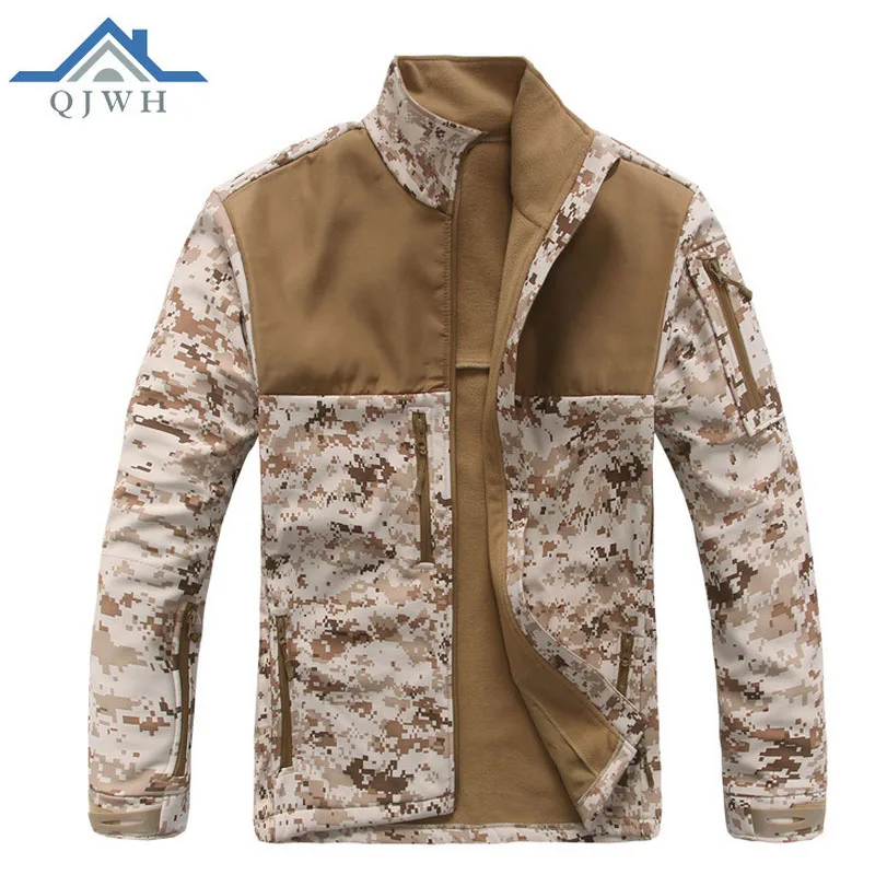 

Hot 2017 Outdoor Winter Soft shell Tactical Commander Splicing Sharkskin charge clothing Collar Camouflage Hunting ski Jacket