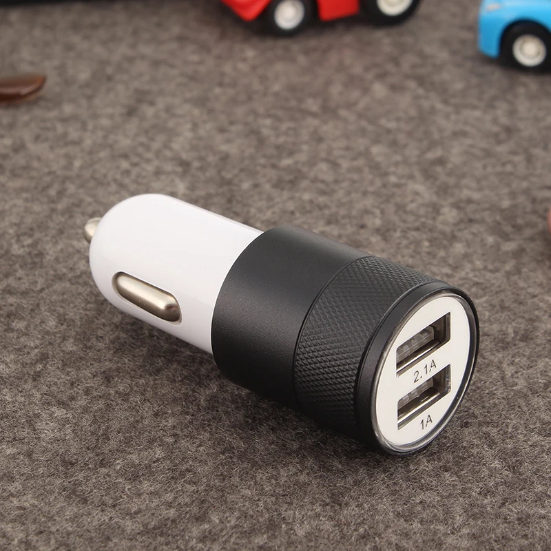 Универсальное автомобильное зарядное устройство USB металлическое плоское
