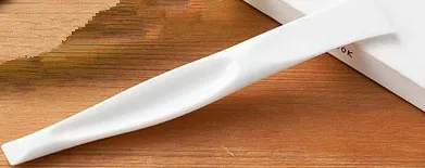 beige white 1PC Creative Kitchen Gadgets Cleaner Crevice Cleaning Scraper Kitchen Accessories Kitchen Goods Cleaning for Mutfak Aksesuarlari - Цвет: beige white