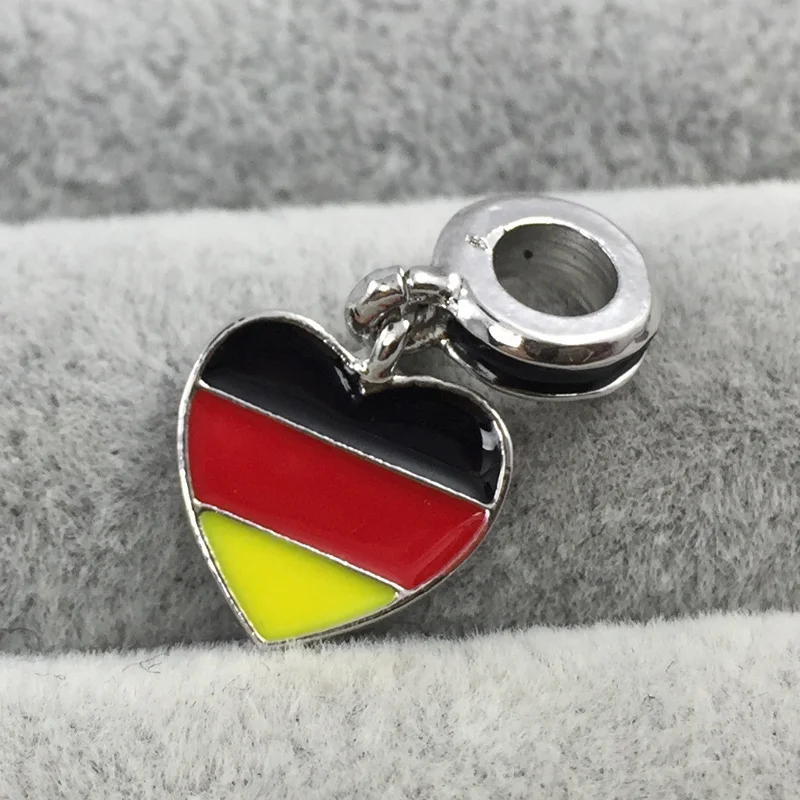 Обложка с принтом &quotГосударственный флаг Германии черного и красного цвета