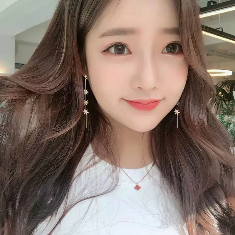 New Arrival Zinc Alloy Trendy Geometric Women Dangle Earrings Korean Long Style Flower Earrings Women Earrings Female