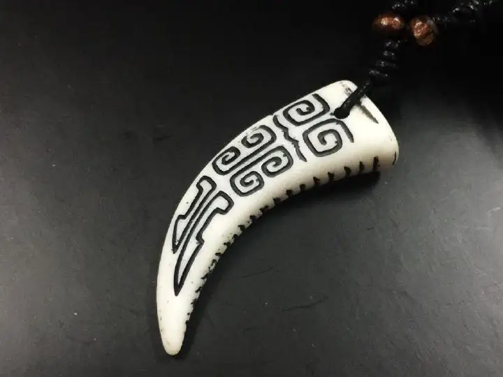 10 шт. личности рюкзаки Cool Bone Порошок резные Цепочки и ожерелья амулет зуб с