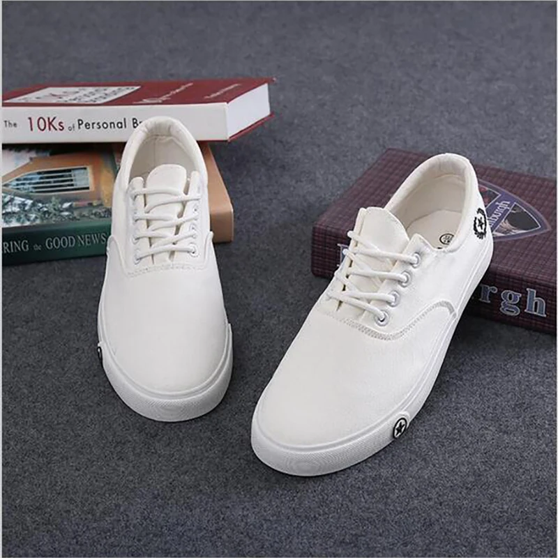 Новинка Мужская парусиновая обувь на плоской подошве Дышащие белые и черные