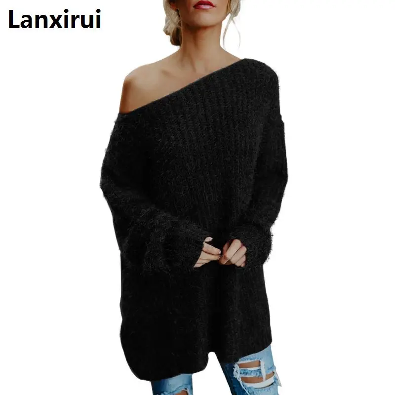 Женский свитер с длинным рукавом открытыми плечами из искусственного меха