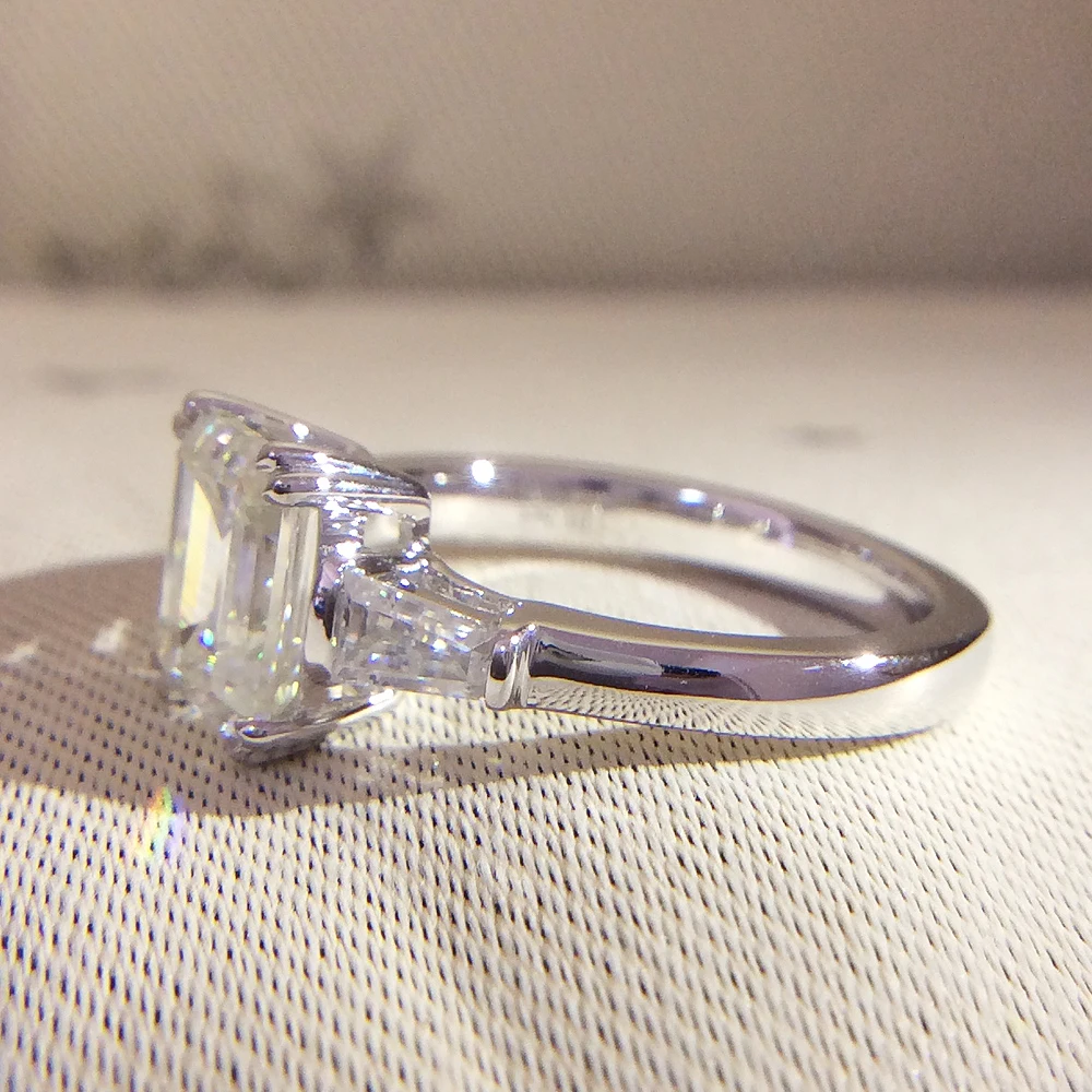 Женское кольцо из белого золота с изумрудом 14 к 4 карата 8x10 мм|emerald diamond engagement