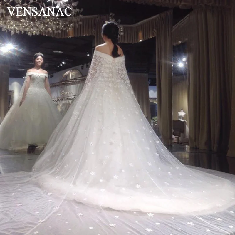 

VENSANAC 2018 Boat Neck Lace Flowers Appliques Ball Gown Wedding Dresses Pearls Short Sleeve Court Train Bridal Gowns