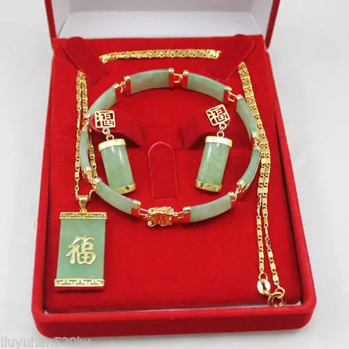 

Lucky green jade bracelet Necklace pendant earring set