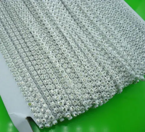 white SS6 Класс прозрачное стекло 2 мм Стразы Красочные пластиковые чашки окантовка ремесла одежда аппликация свадьба Установка цепи 1 ярд - Цвет: white