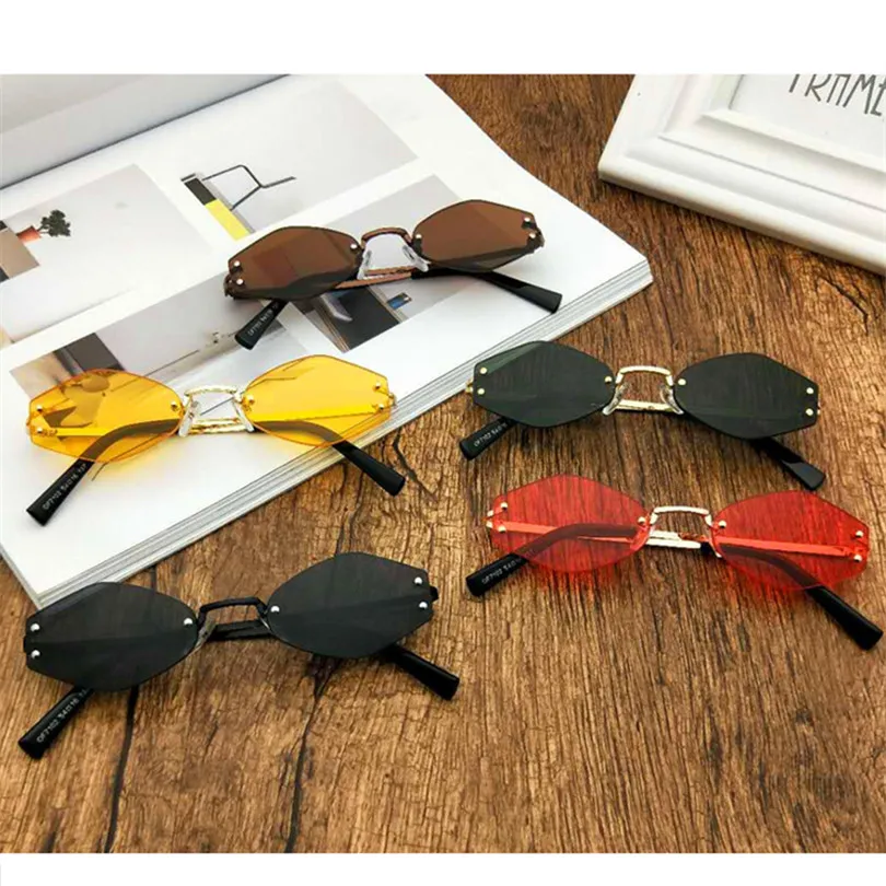 Солнцезащитные очки в металлической оправе женские винтажные маленькие