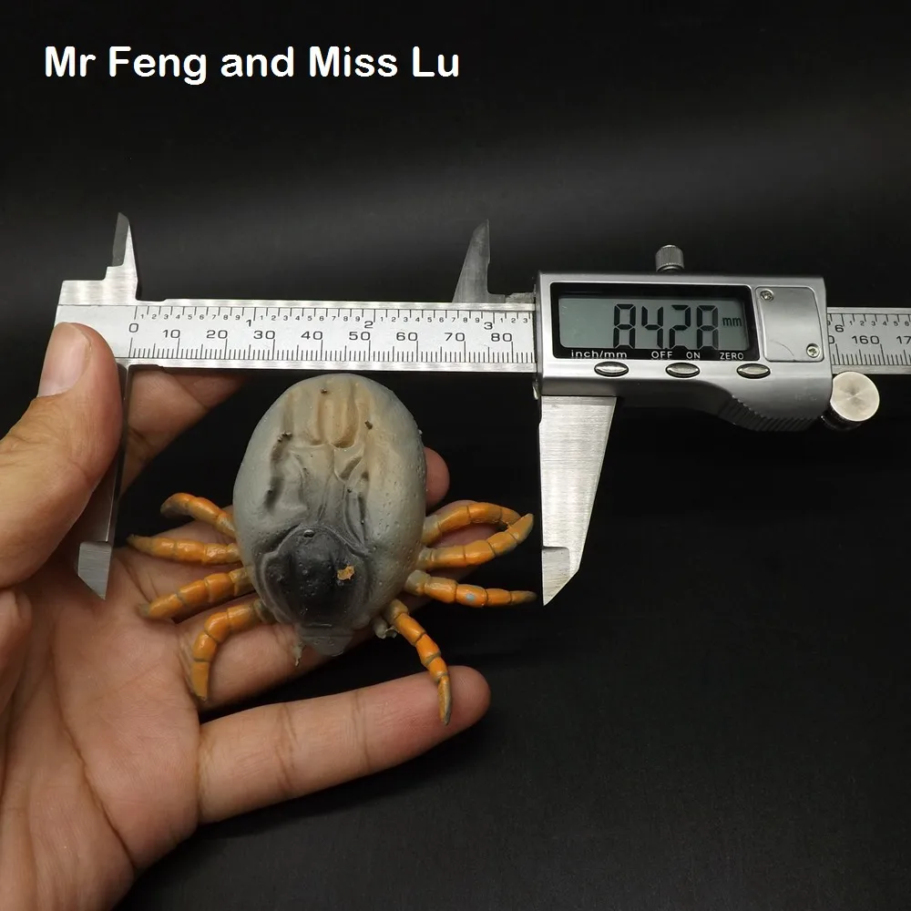 Серая поддельная мягкая личинка розыгрыш насекомое Хэллоуин ужасная модель