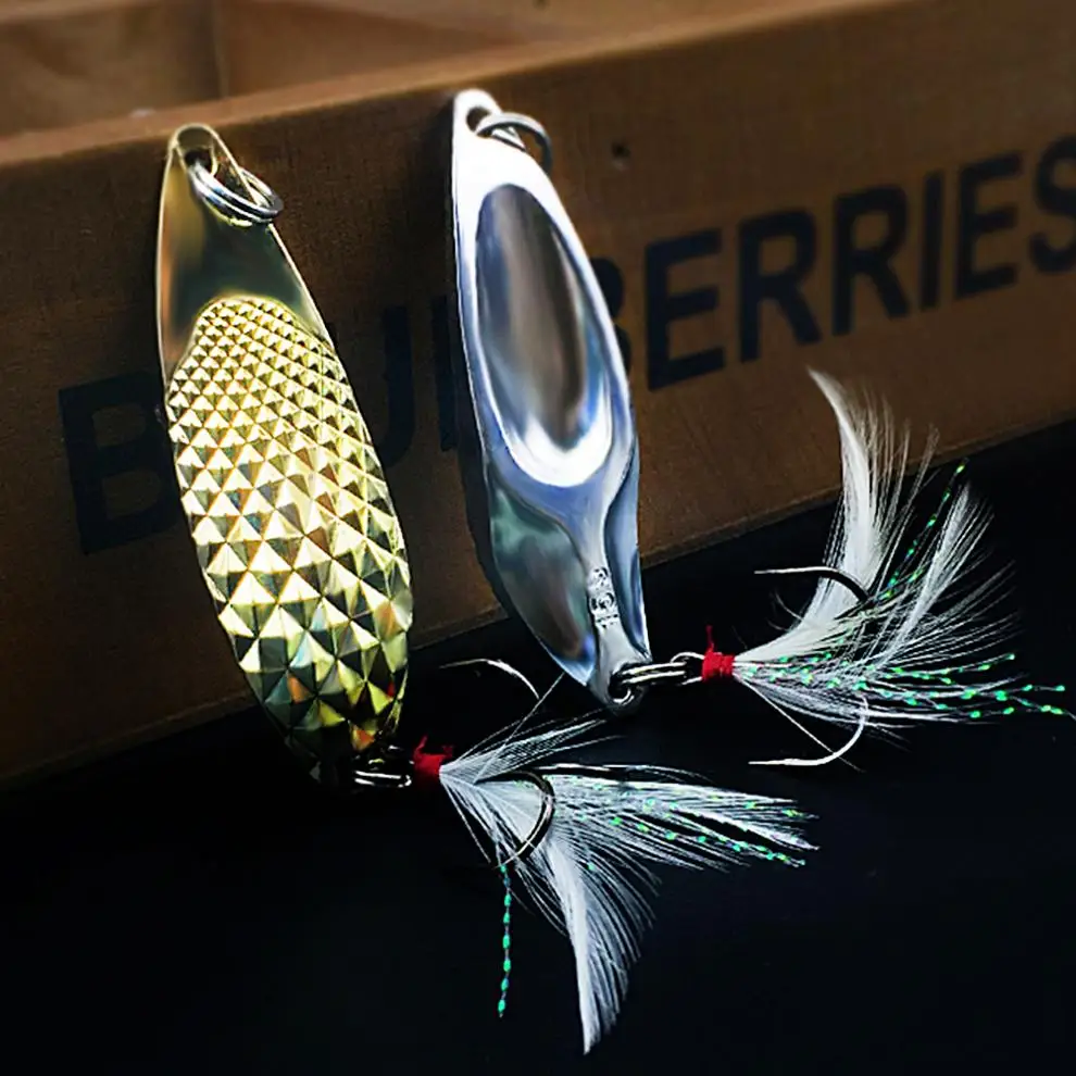 

4pcs/lot 6.4cm 7.5cm Artificial Fishing Bait Metal Hard Leech Sequins Bass Lures Silver Golden Treble Hook Fishing Lure