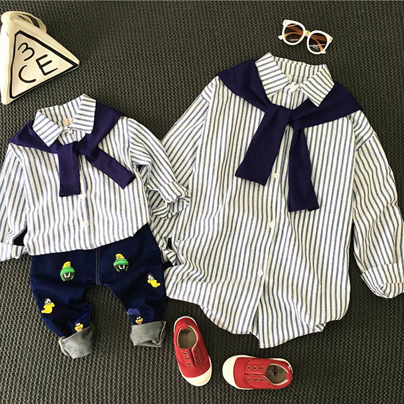 Комплект одежды для всей семьи одежда мамы и дочки футболки в полоску сын верхняя