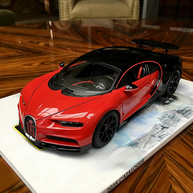 Модель на вырыв Bugatti модель 1/18 года специальная цена литье под давлением