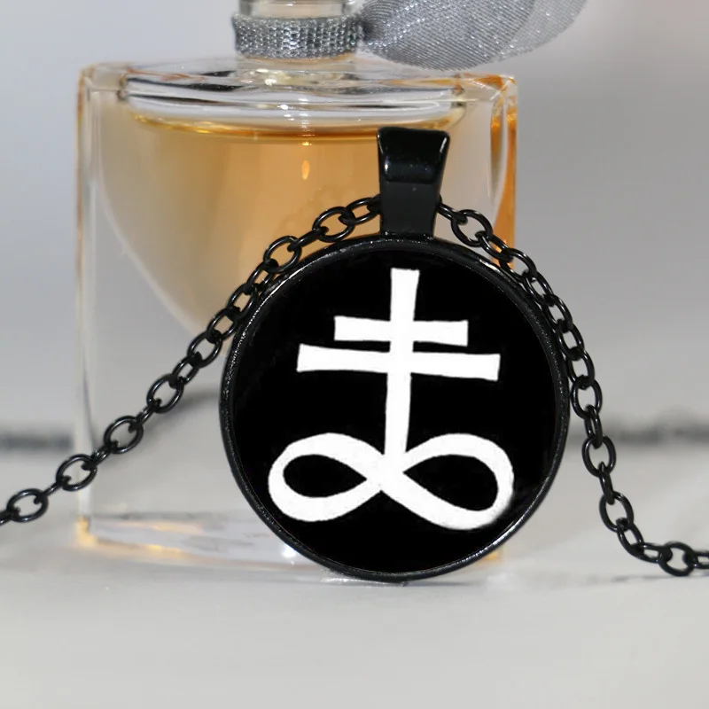 Оптовая продажа художественное стекло модные ювелирные изделия Левиафан Крест