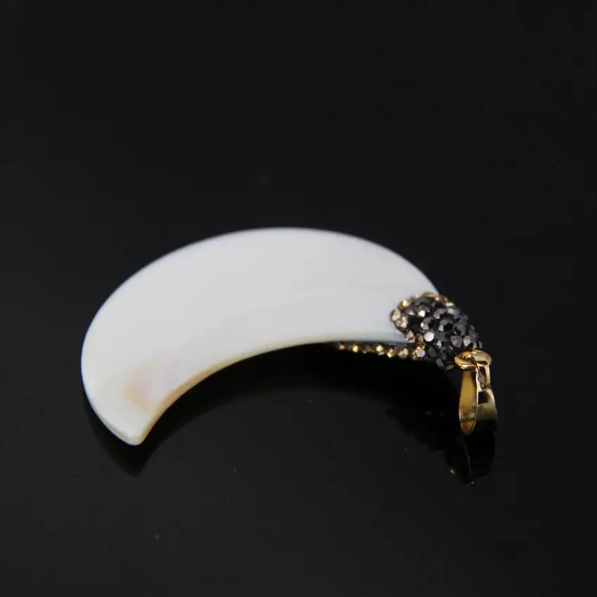 

5pcs/lot,Natural Shell Pave Rhinestone Pendants,Moon shape White Shell Freeform Slice Slab Pendant Necklace Jewelry Crafts