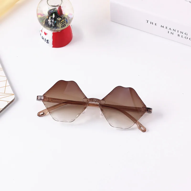 Оптовая продажа 2019 детские солнцезащитные очки без оправы в форме губ