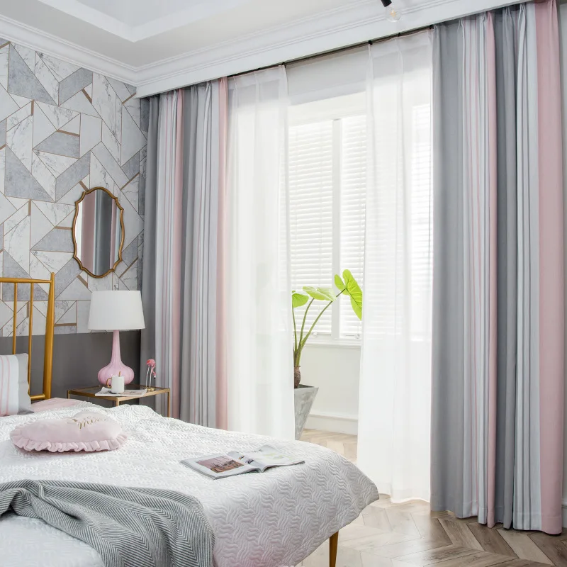 Роскошные шторы в полоску серого и розового цвета скандинавском стиле для