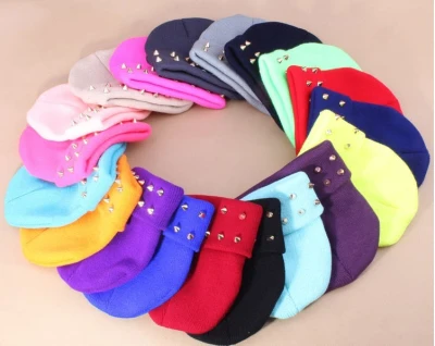 Карамельный цвет Череп трикотажные желе Флуо пластиковые заклепки теплые шерстяные шапки Неоновые Harajuku шипованные заклепки вязаные шапки