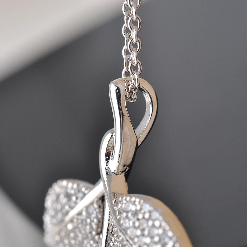 Топ Дизайн дамы очарование в форме трех листьев Хрустальная подвеска цвет белого