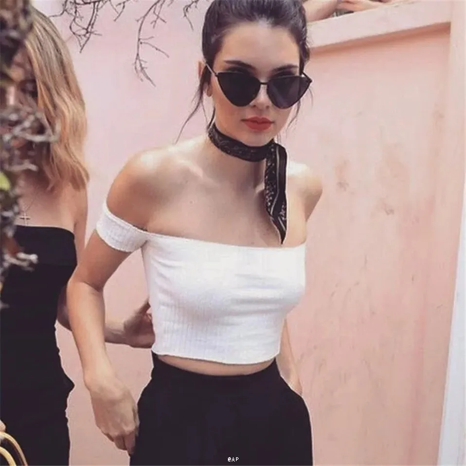 Женский ТРИКОТАЖНЫЙ УКОРОЧЕННЫЙ ТОП с длинным рукавом и вырезом лодочкой